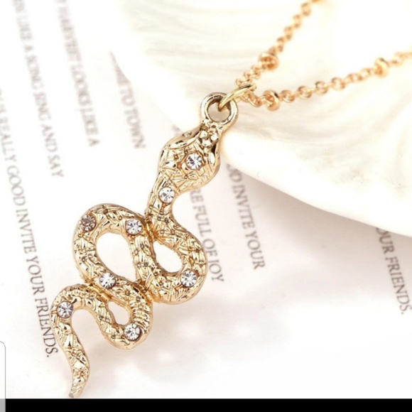 ☆A FEW LEFT!!GOLD SNAKE NECKLACE - Picture 2 of 3